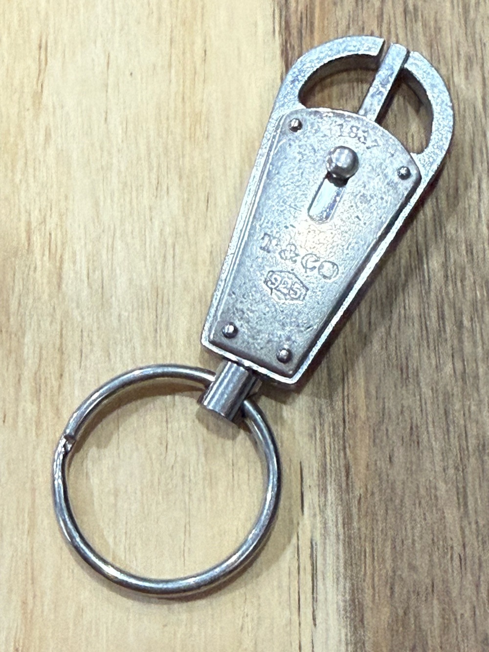 TIFFANY & CO. sterling silver valet keyring - Picture 2 of 5